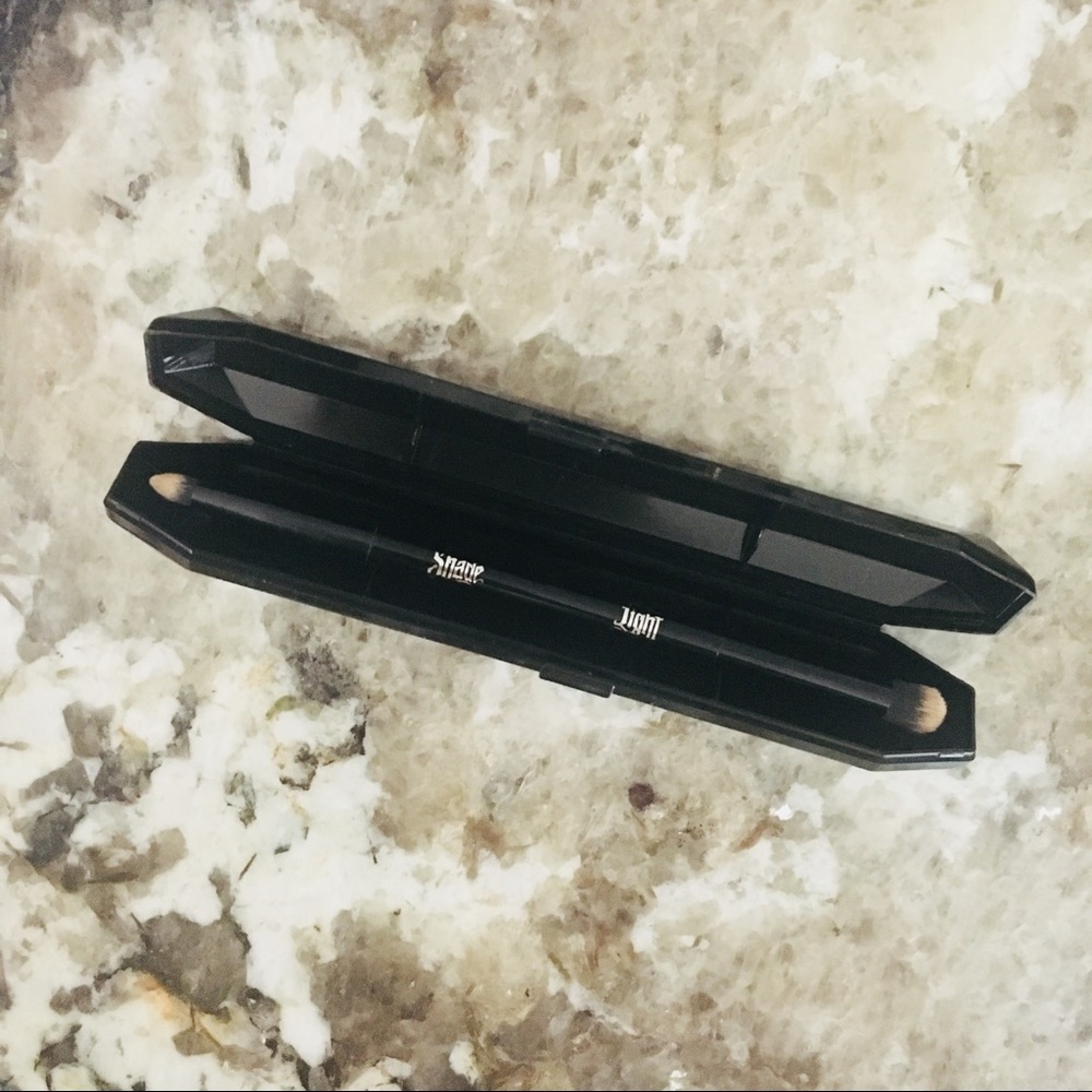 Shade Light Eye Contour Brush Kat Von D